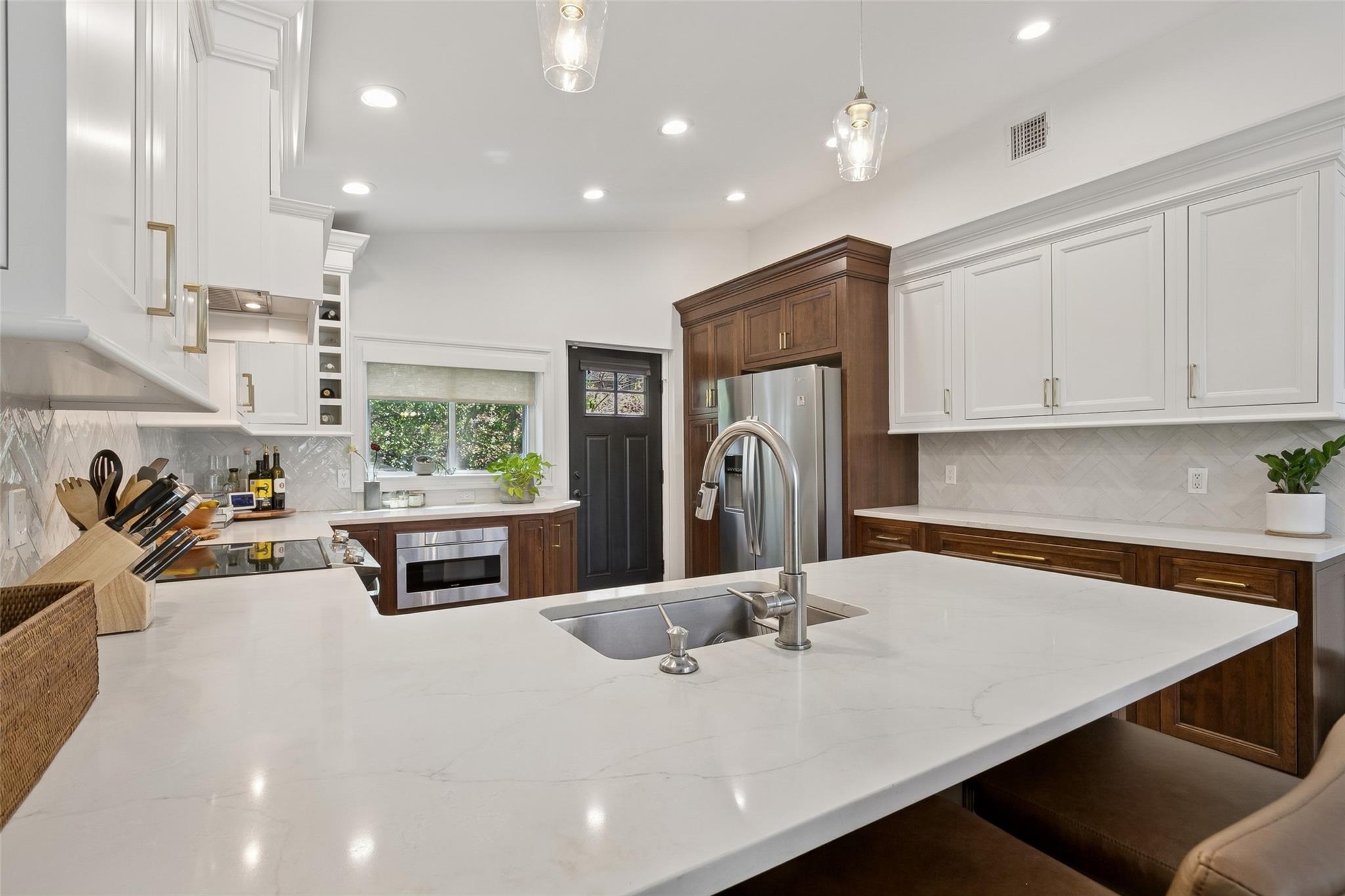 109 Centerport Road, Centerport, New York image 21