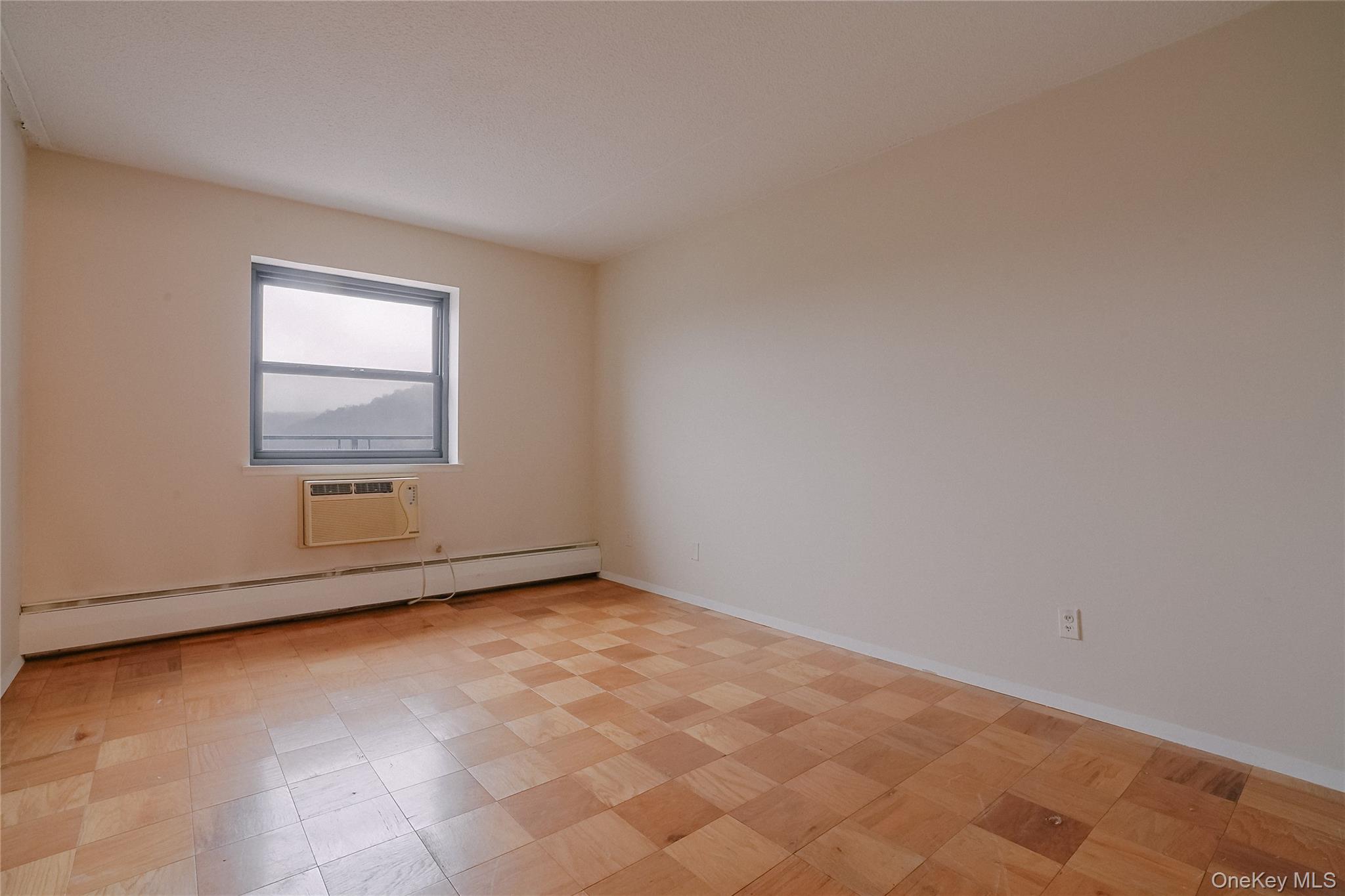 100 Diplomat Drive 8M