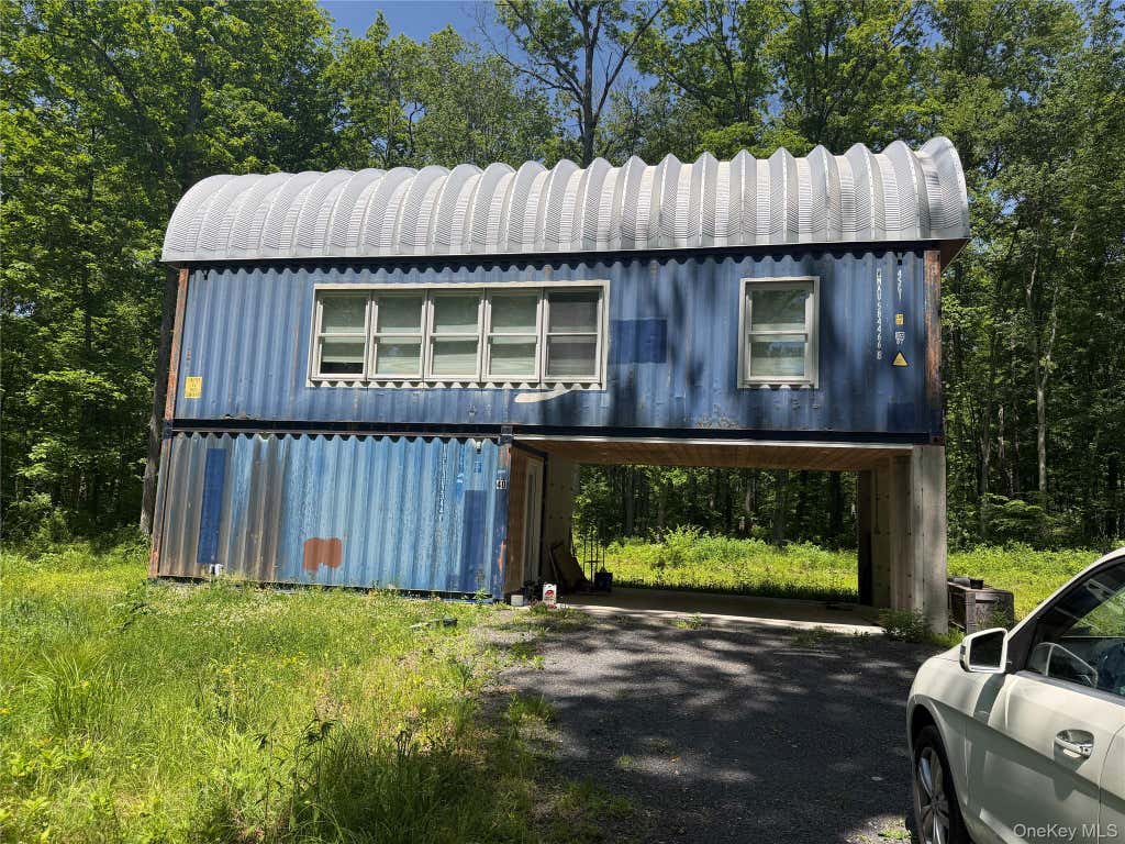 Photo of 40 Pioneer Road, Gardiner, NY 12525 (MLS # 1009050)