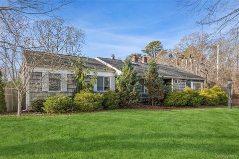 5 Rutyna Circle Hampton Bays NY 11946