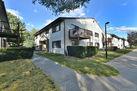 Photo of 615 Broadway #44, Amityville, NY 11701 (MLS # 931624)