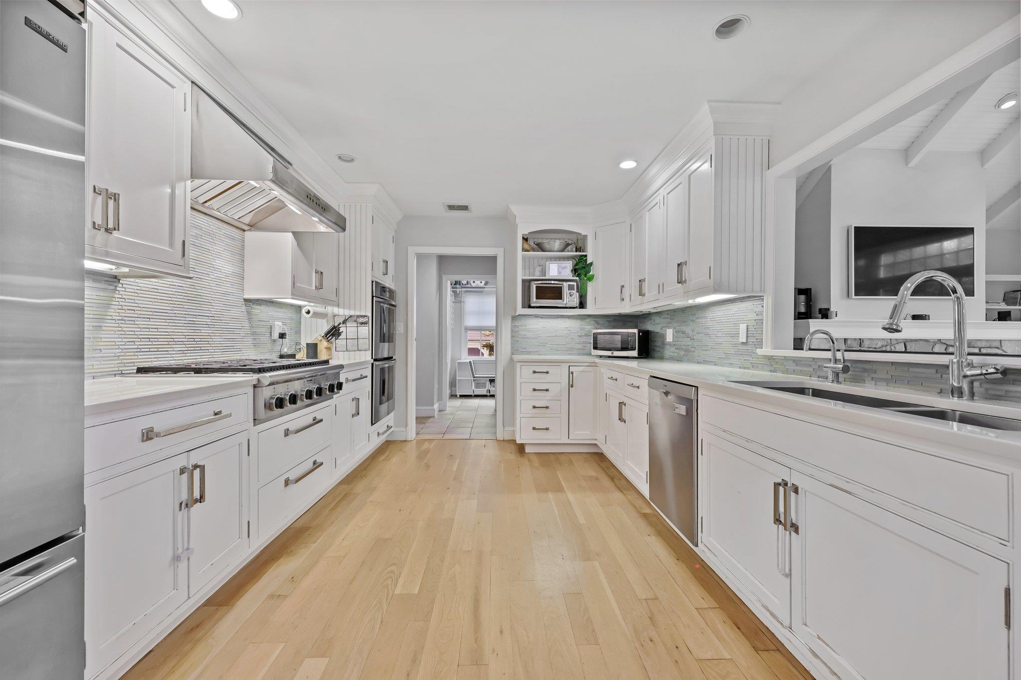 8 Eldredge Place