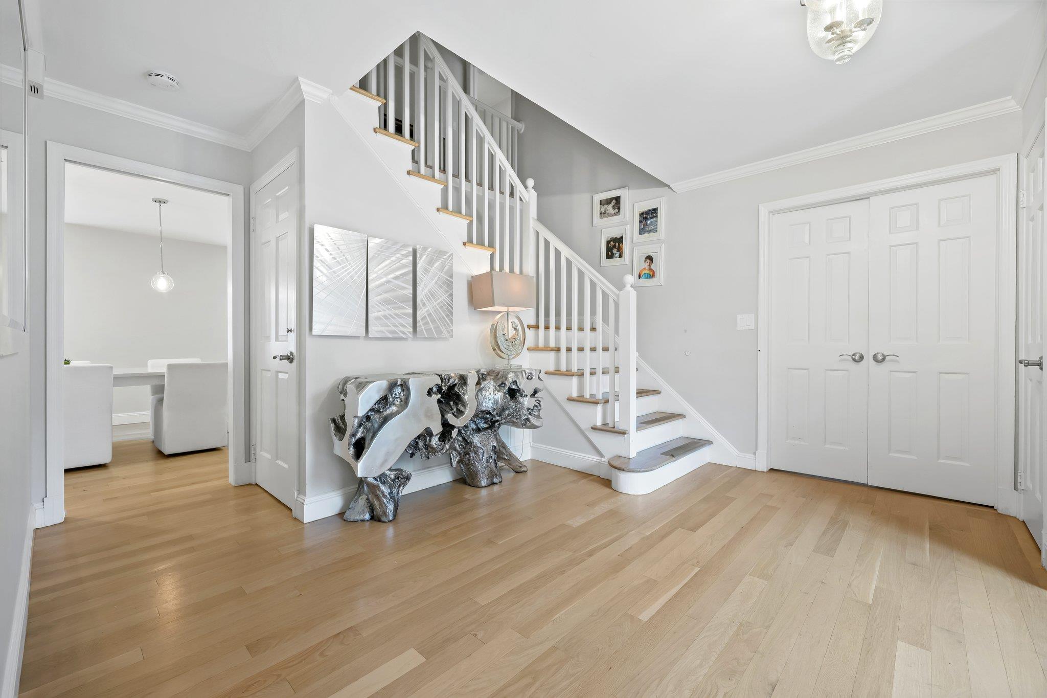 8 Eldredge Place