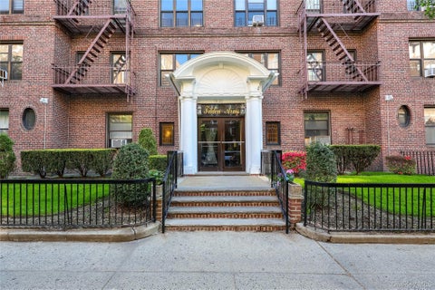 Homes For Sale - 73-20 Austin Street #4J<br/> Forest Hills, NY 11375