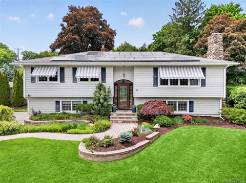 Homes For Sale - 46 Ben Lomond Drive<br/> Middletown, NY 10941
