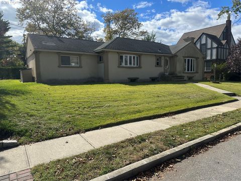 Photo of 72 Cedar Road, Malverne, NY 11565 (MLS # 922845)