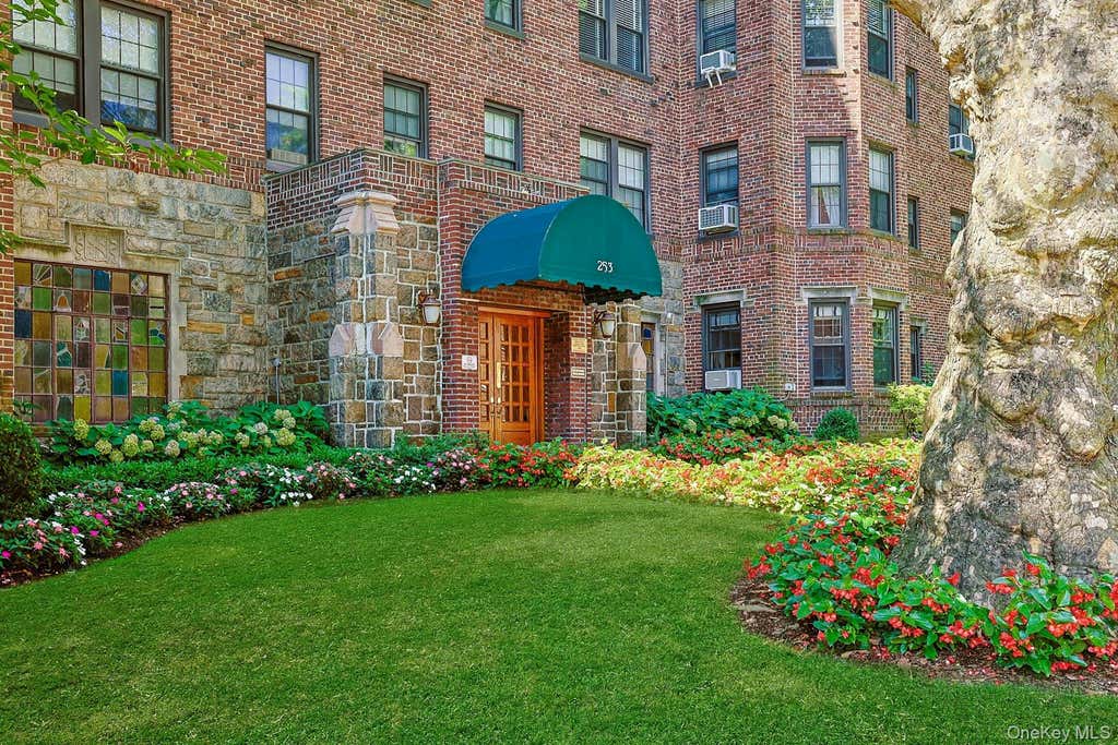 Photo of 253 Garth Road #3E, Scarsdale, NY 10583 (MLS # 1036574)