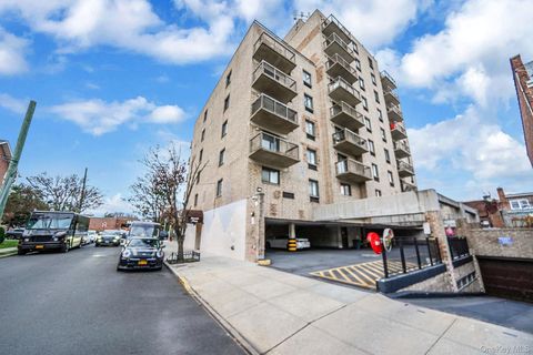 Photo of 213-02 42nd Avenue #2A, Bayside, NY 11361 (MLS # 935162)
