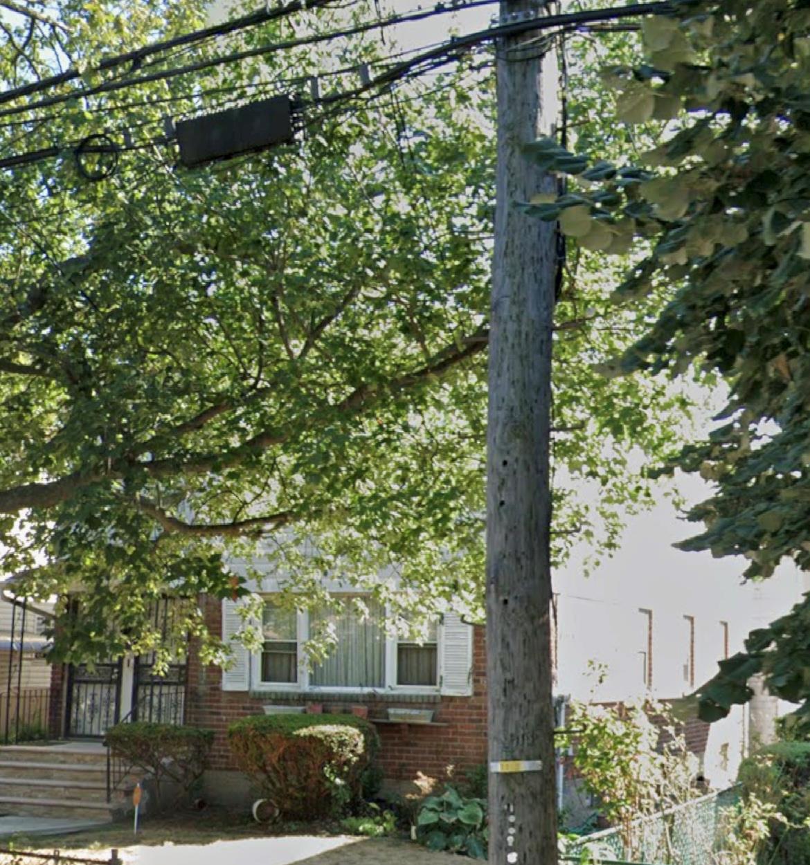145th Road Rd, Springfield Gardens, Queens, NY - 3 Bedrooms  
1 Bathrooms  
5 Rooms - 