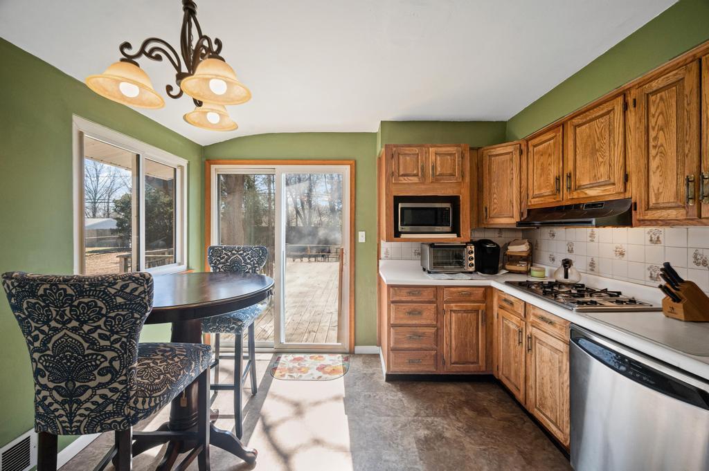 25 Pine Hill Lane, Dix Hills, New York image 14