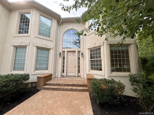 61 CHARNEY CT, MANHASSET, NY 11030 - Image 76699e28a9e68eee2afbb4fa0eaa00ff/2541599699