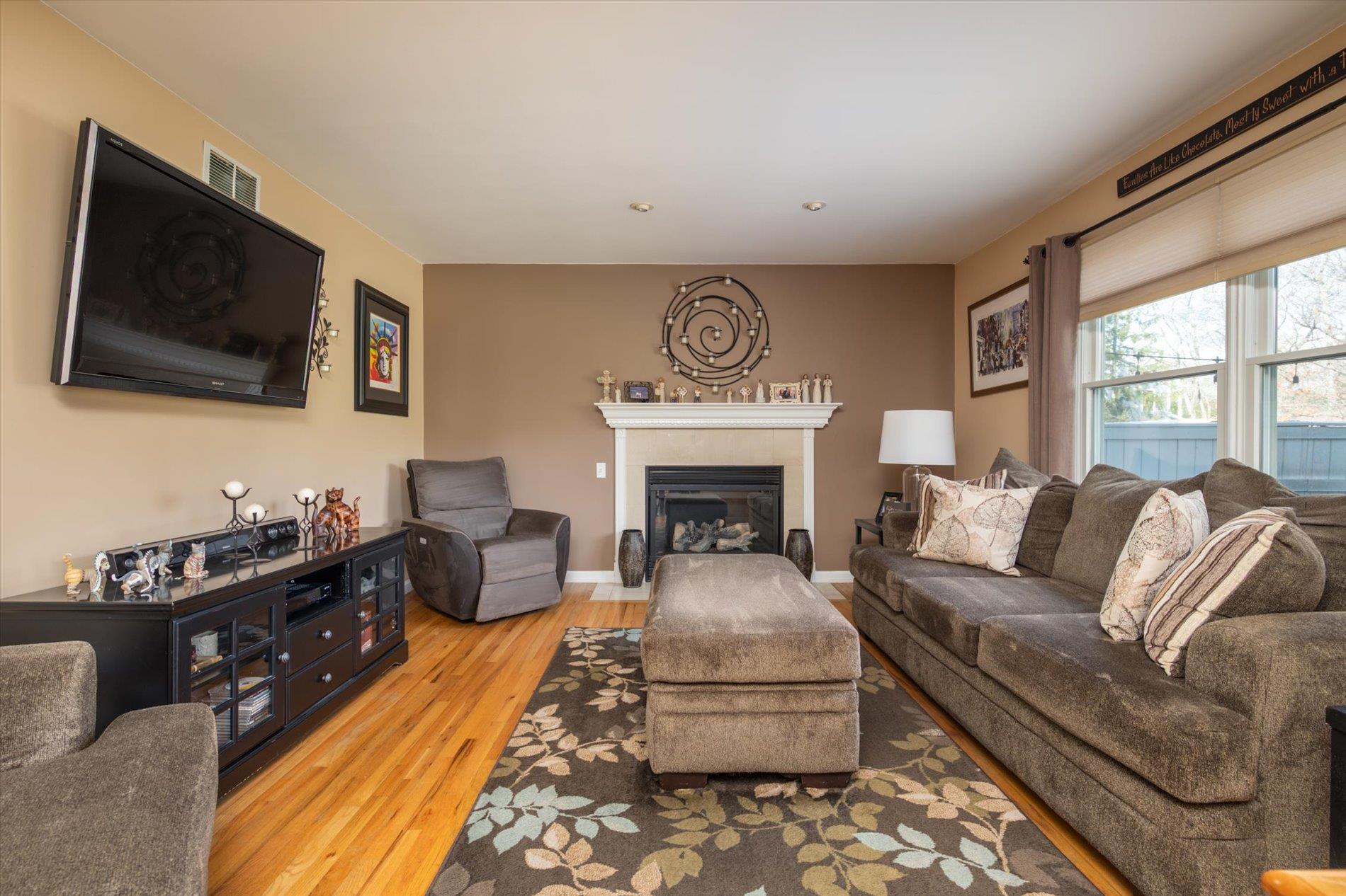 37 Wills Avenue, Mastic, New York image 10