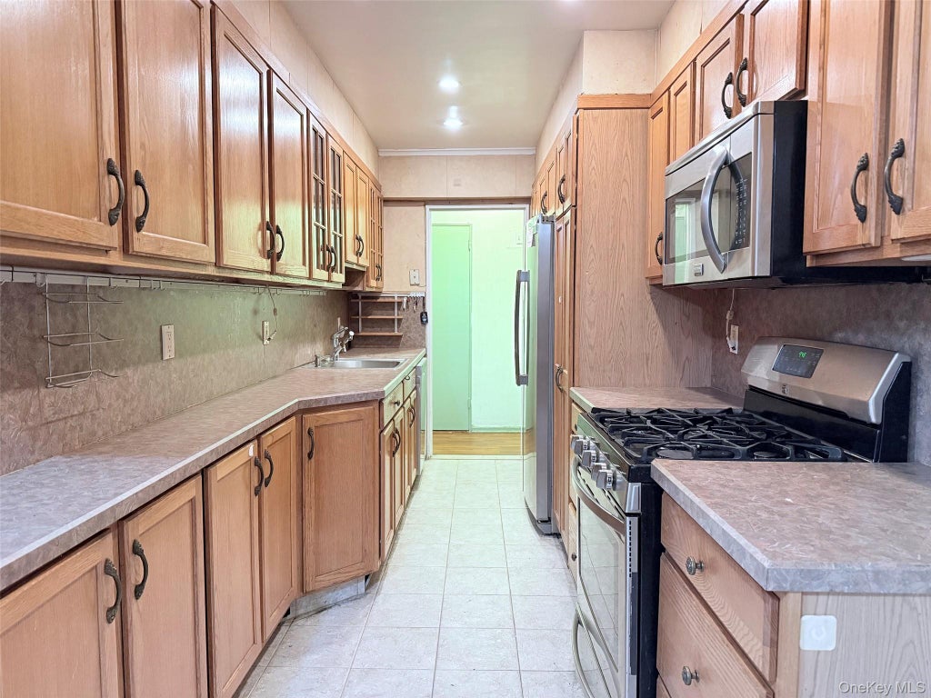 Photo of 83-30 98 Street #1A, Woodhaven, NY 11421 (MLS # 1055130)