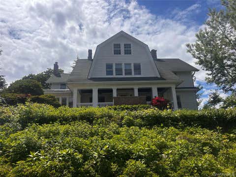 Homes For Sale - 68 A Carlton Avenue<br/> Port Washington, NY 11050