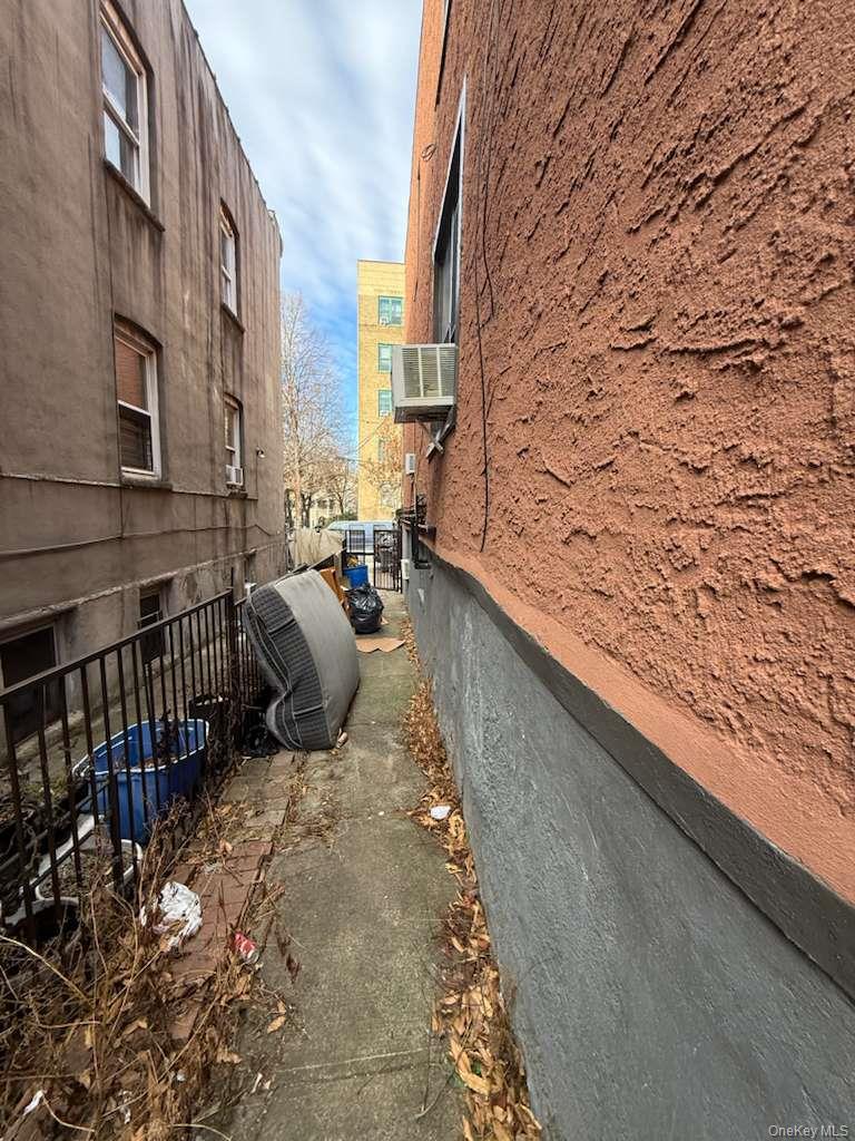 2304 Bassford Avenue