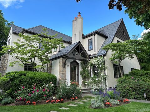 27 Huntington Avenue Scarsdale NY 10583