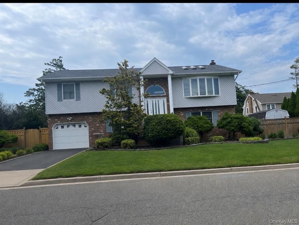 Photo of 48 Meadow Lane, Hicksville, NY 11801 (MLS # 1020492)