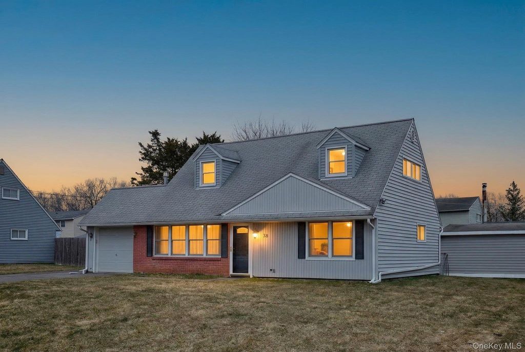 Photo of 38 Dunwoodie Drive, Kingston, NY 12401 (MLS # 977518)