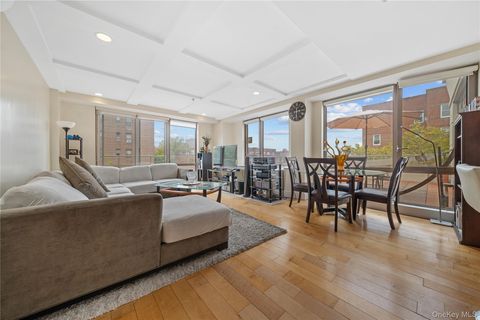Photo of 64-05 Yellowstone Boulevard #PH 509, Forest Hills, NY 11375 (MLS # 915734)