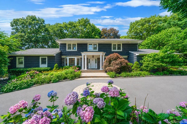 1 WINSTON CT, DIX HILLS, NY 11746 - Image 769cca985afff5ecdeffb616b4ae44e8/3263415251
