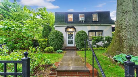 Homes For Sale - 19 Barstow Road #G<br/> Great Neck, NY 11021