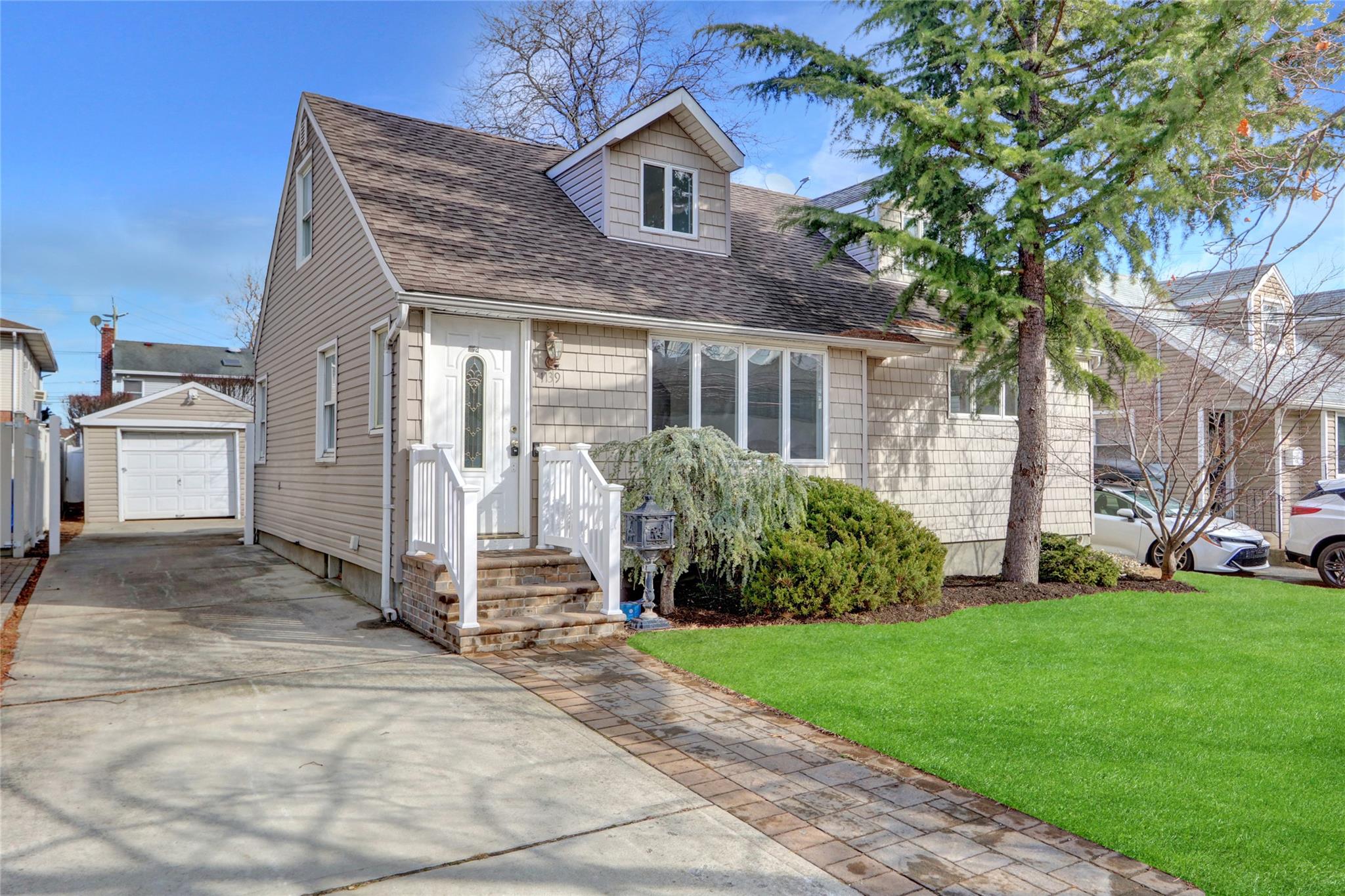 1139 Slabey Avenue, Valley Stream, New York image 2