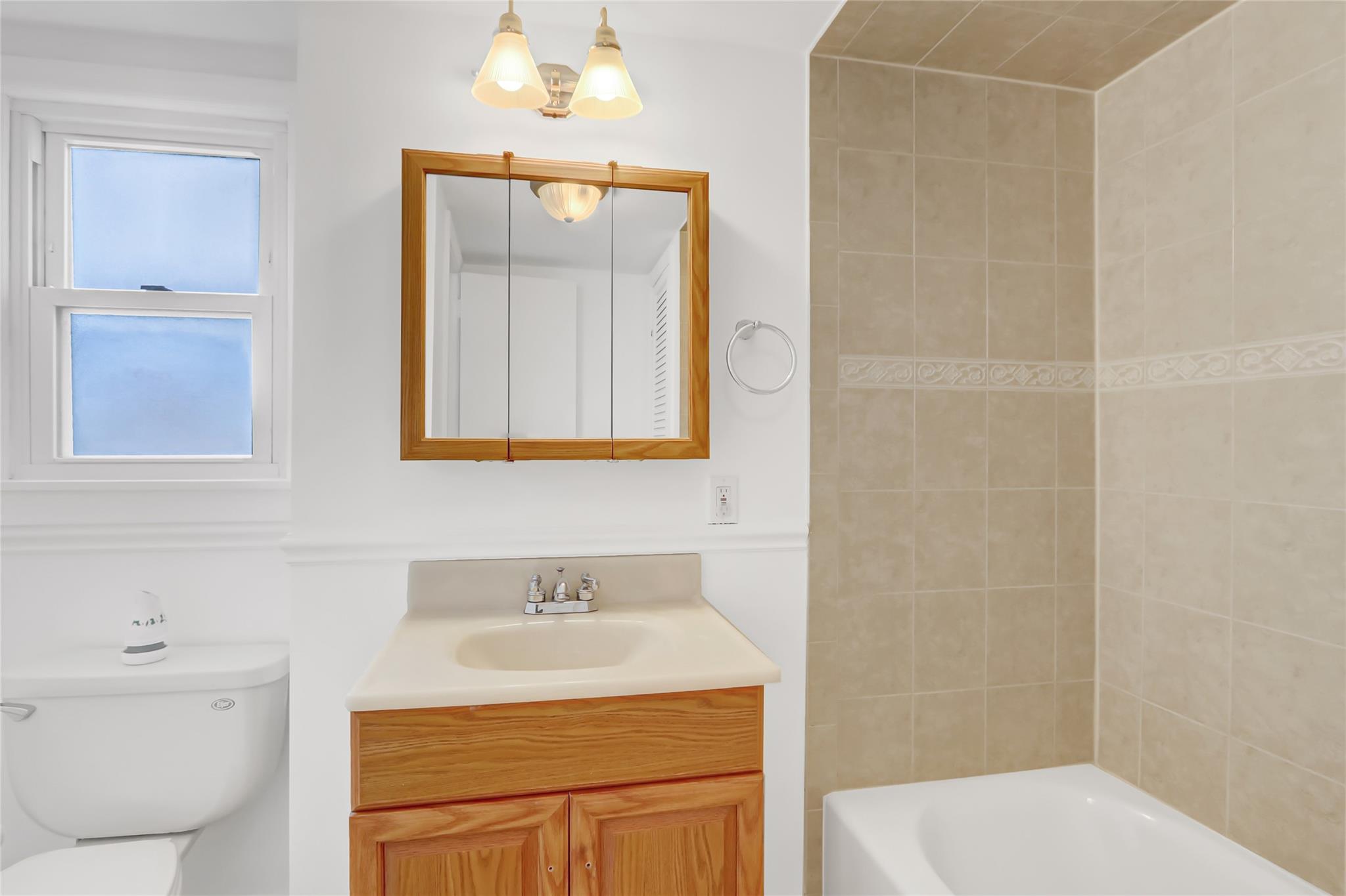 1139 Slabey Avenue, Valley Stream, New York image 20