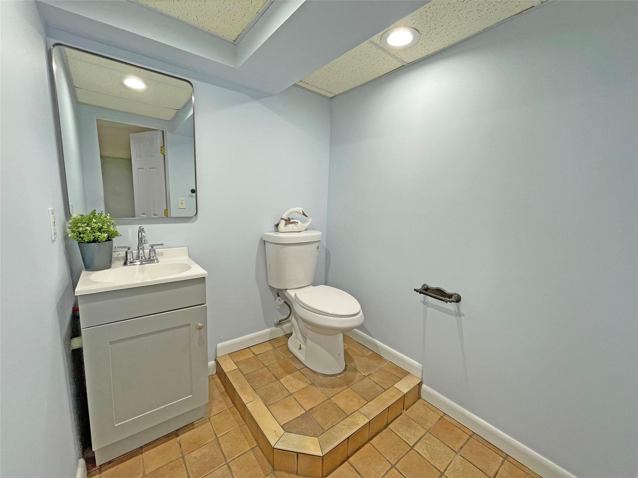 4 Walker Avenue, Syosset, New York image 44