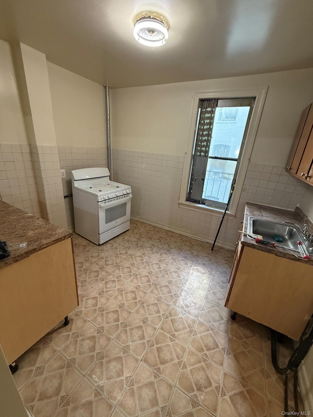 Photo of 2116 Honeywell Avenue #5, Bronx, NY 10460 (MLS # 1031898)