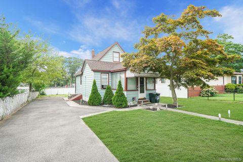 22 Highview Drive Selden NY 11784