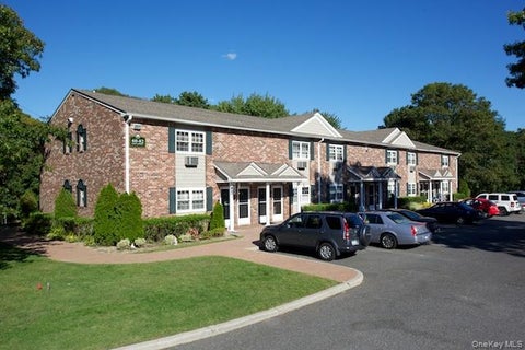 Apartment For Rent - 124E Easy Street #124E<br/> Suffolk County, Sayville, NY 11782