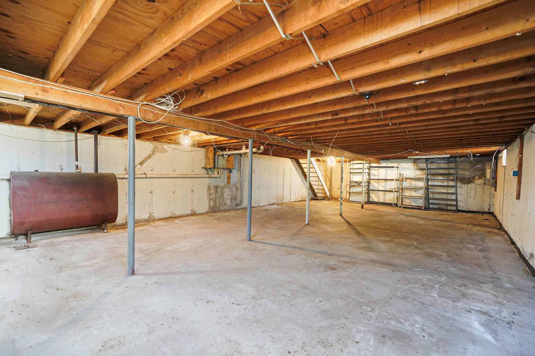 80 Meadowmere Avenue, Mastic, New York image 21