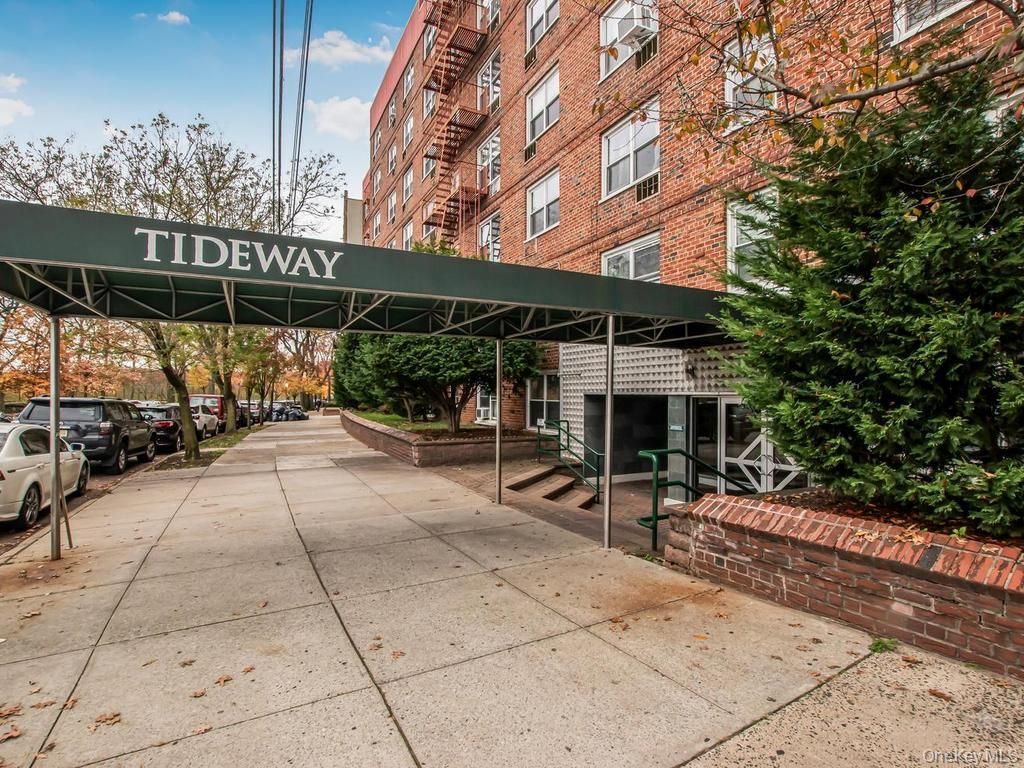 Photo of 3363 Sedgwick Avenue #2D, Bronx, NY 10463 (MLS # 984131)