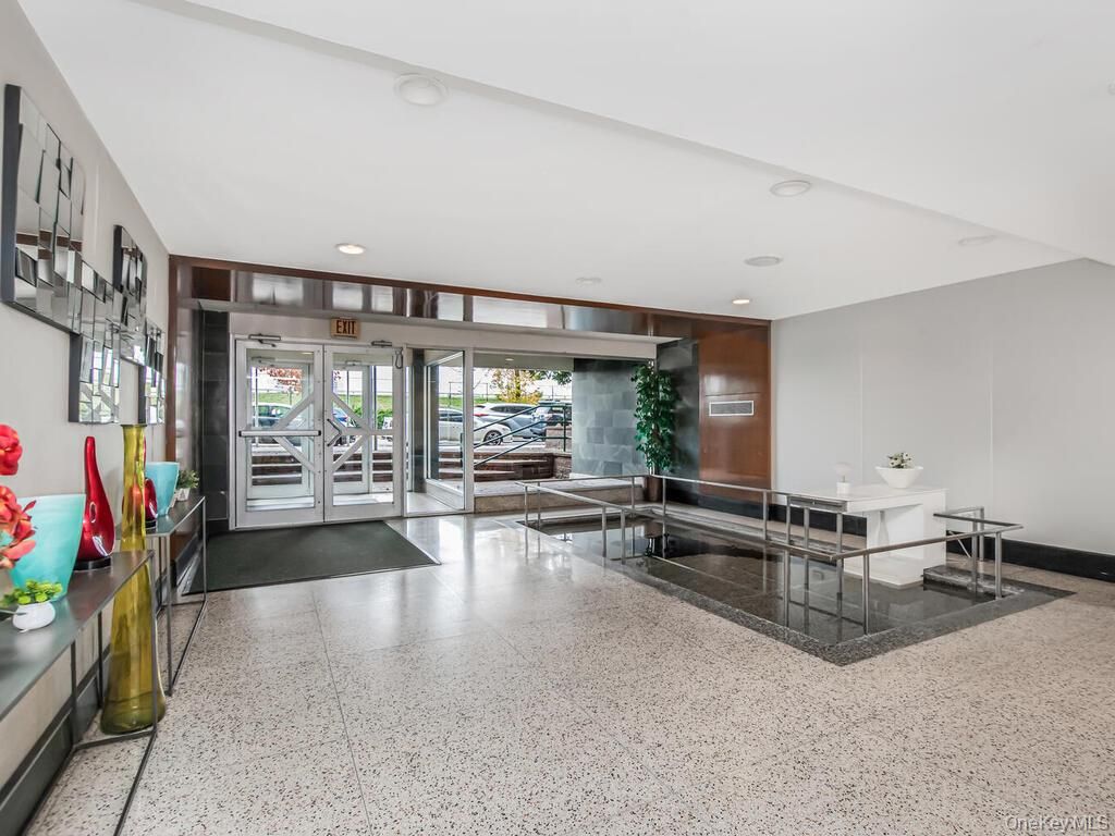 Photo of 3363 Sedgwick Avenue #2D, Bronx, NY 10463 (MLS # 984131)