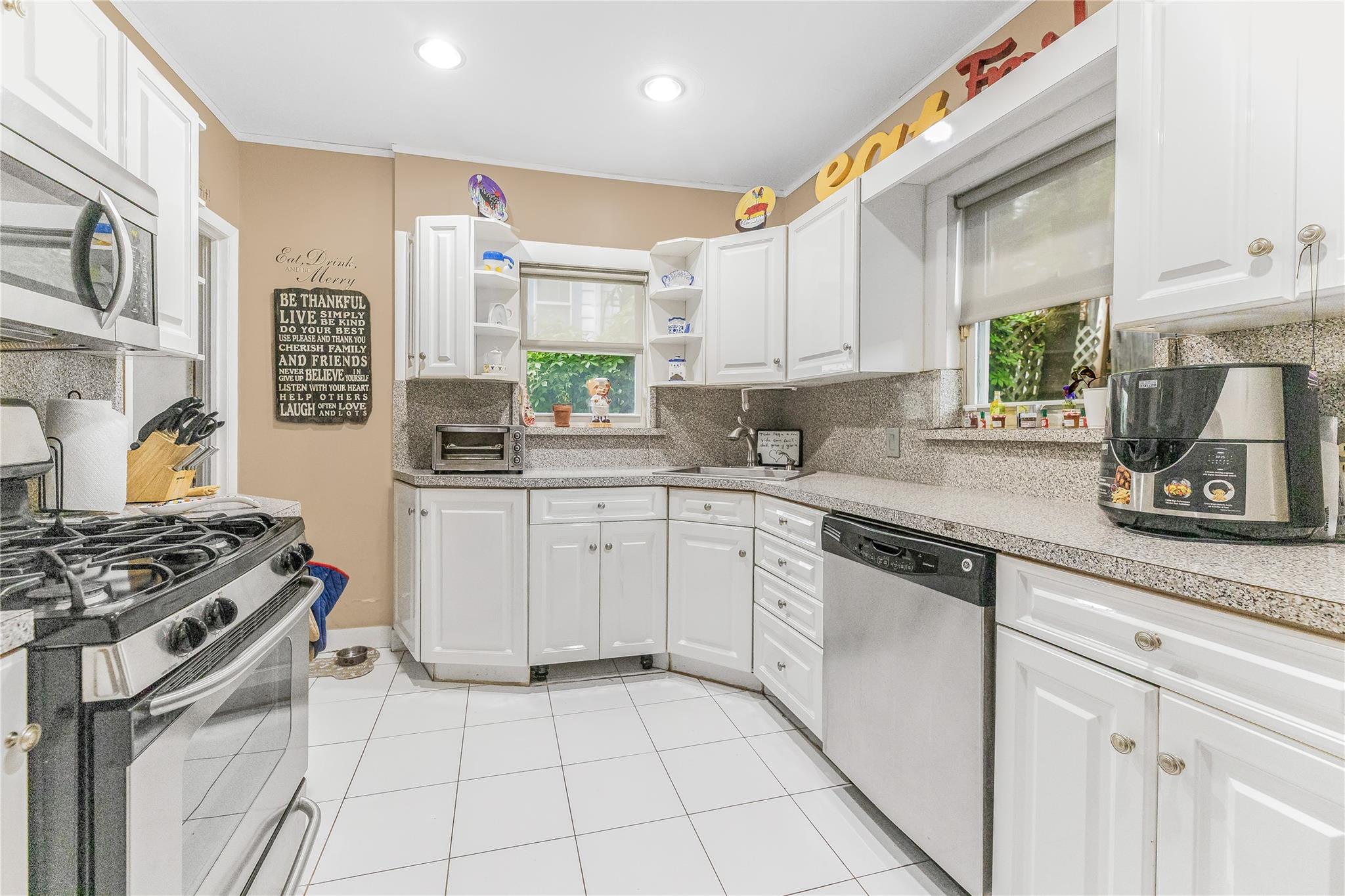 6 Arden Place, Yonkers, New York image 7