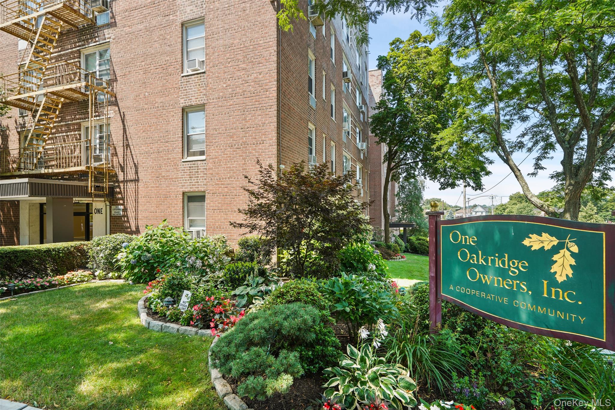 1 Oakridge Place Pl #4L, Eastchester NY 10709