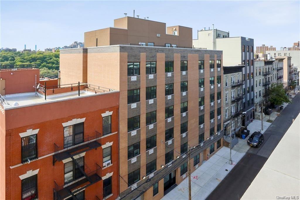 Summit Avenue 3G, Bronx, New York - 1 Bedrooms  
1 Bathrooms - 