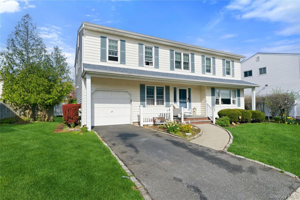 Photo of 157 Garden Place, West Hempstead, NY 11552 (MLS # 986196)