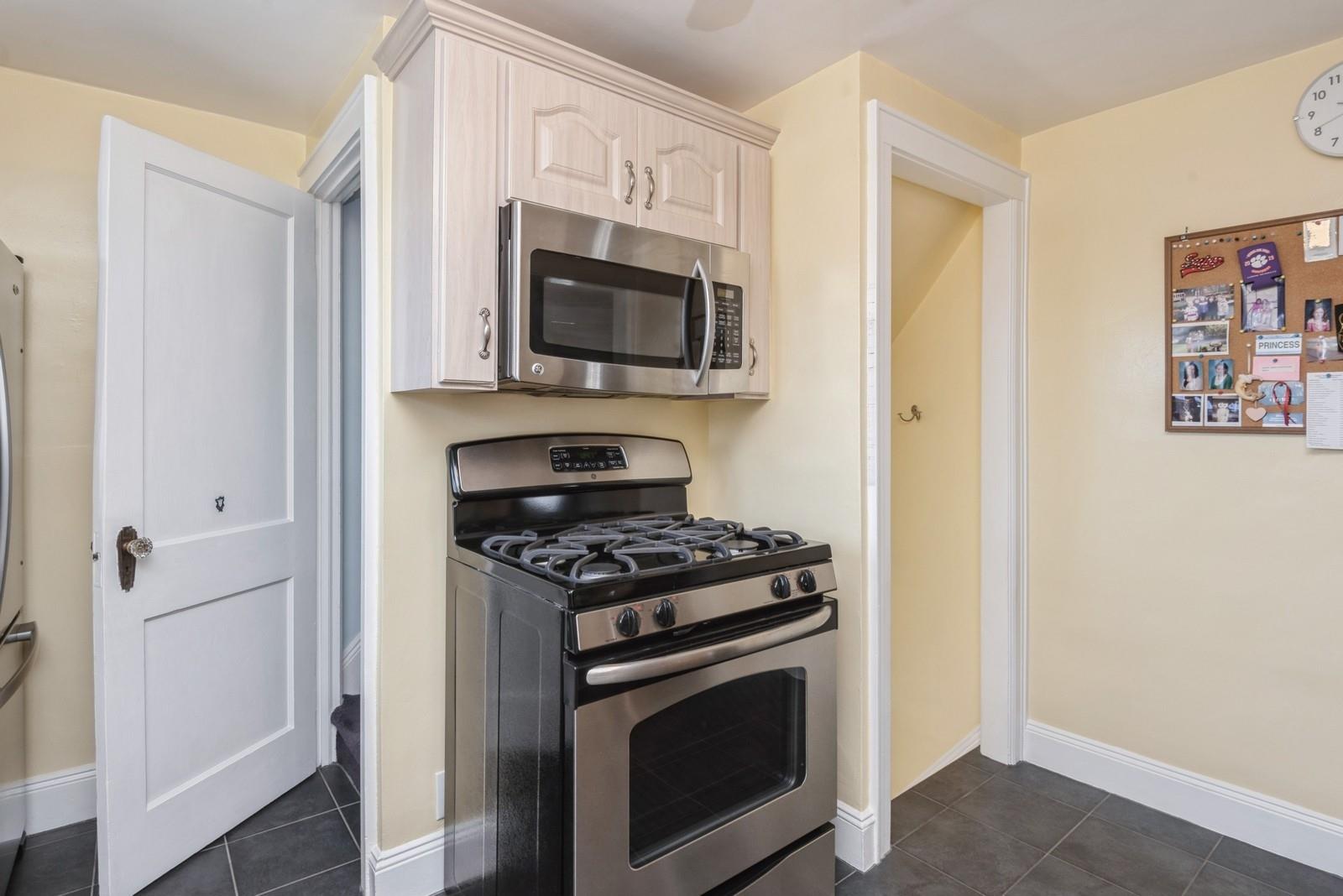 121 Camp Avenue, Merrick, New York image 9