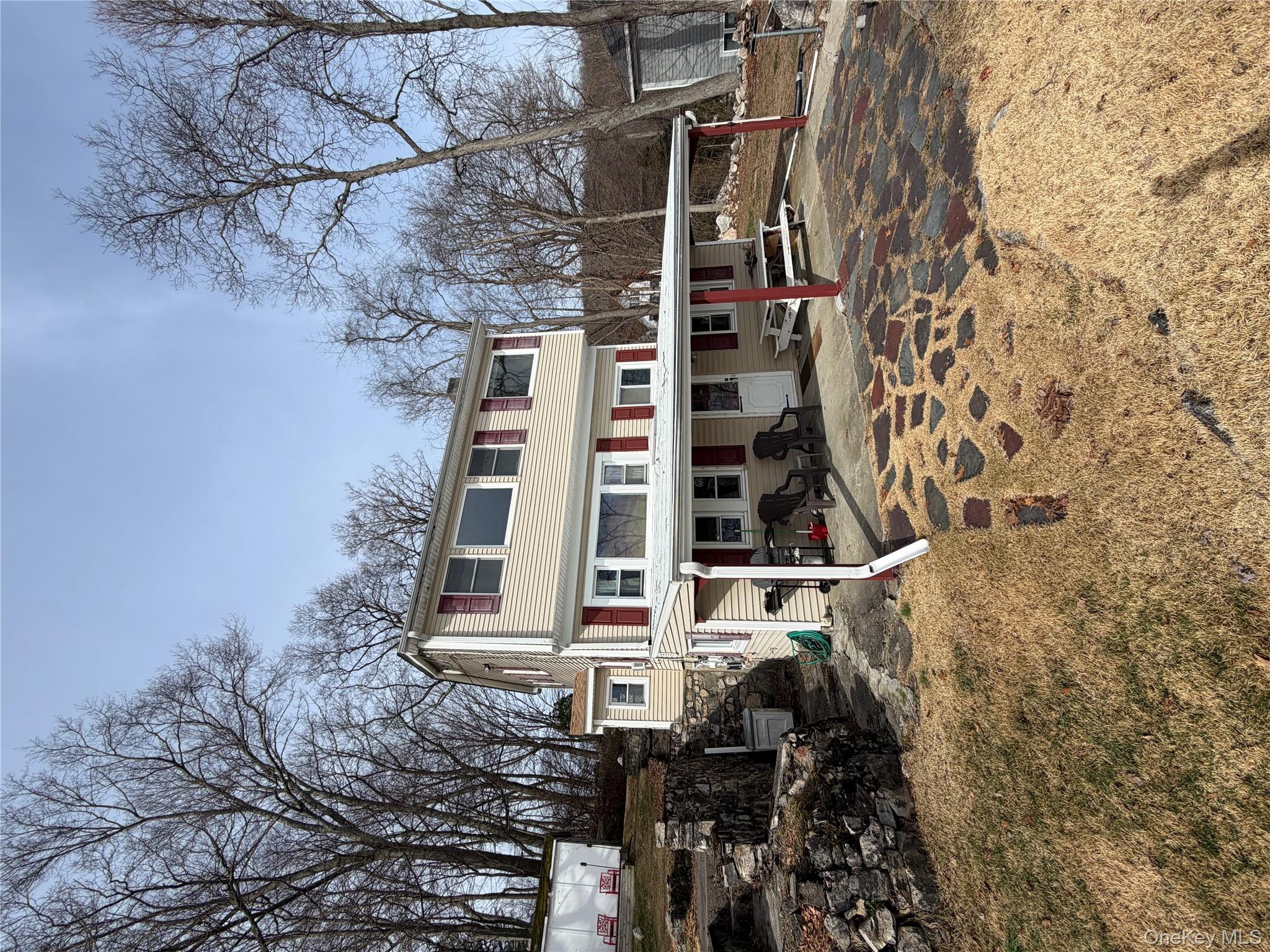 165 W Lakeshore Drive