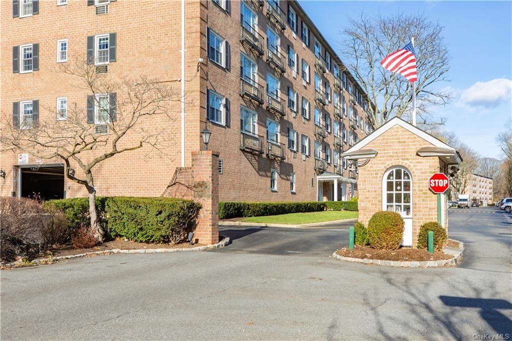 Rental Property at Consulate Drive 1J, Tuckahoe, New York - Bedrooms: 1 
Bathrooms: 1  - $2,395 MO.