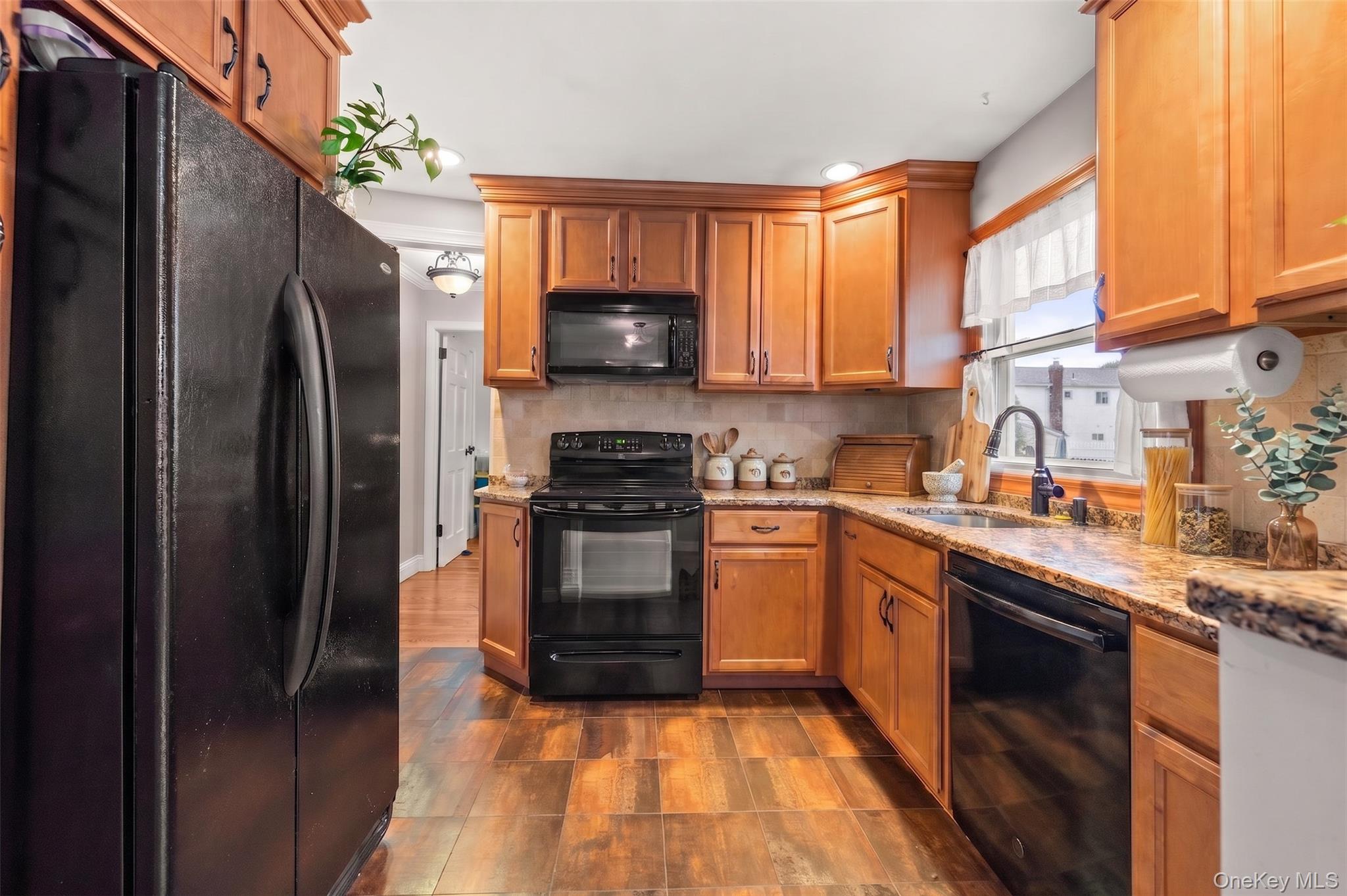 20 E Seacrest Avenue