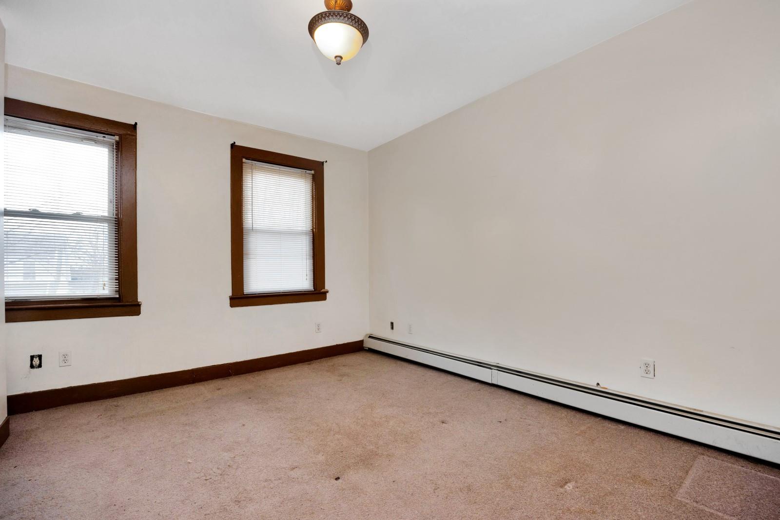 254-11 82nd Road, Glen Oaks, New York image 10