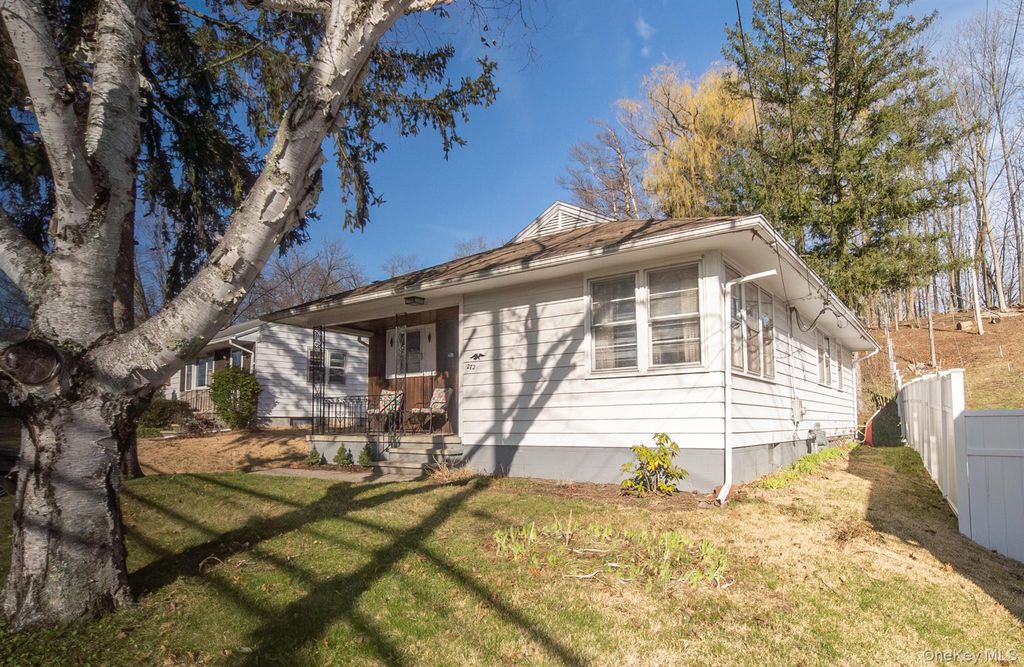 Photo of 272 E Chester Street, Kingston, NY 12401 (MLS # 978102)