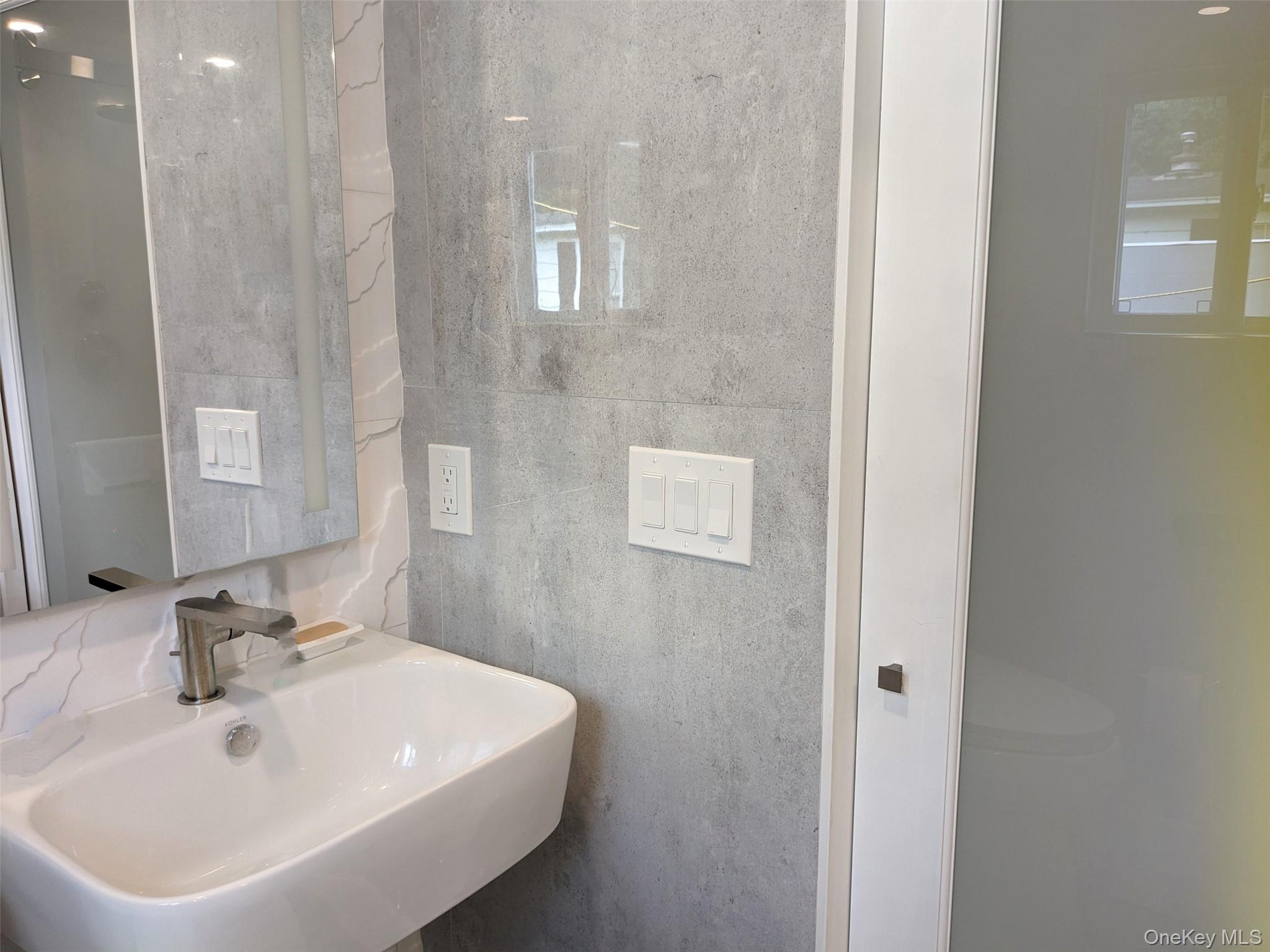 Cold Spring, New York 10516, United States, 2 Bedrooms Bedrooms, ,1 BathroomBathrooms,Residential,Active,170224