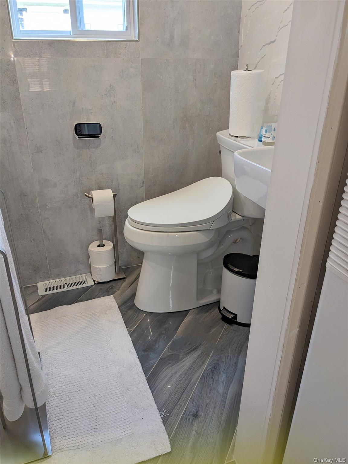 Cold Spring, New York 10516, United States, 2 Bedrooms Bedrooms, ,1 BathroomBathrooms,Residential,Active,170224