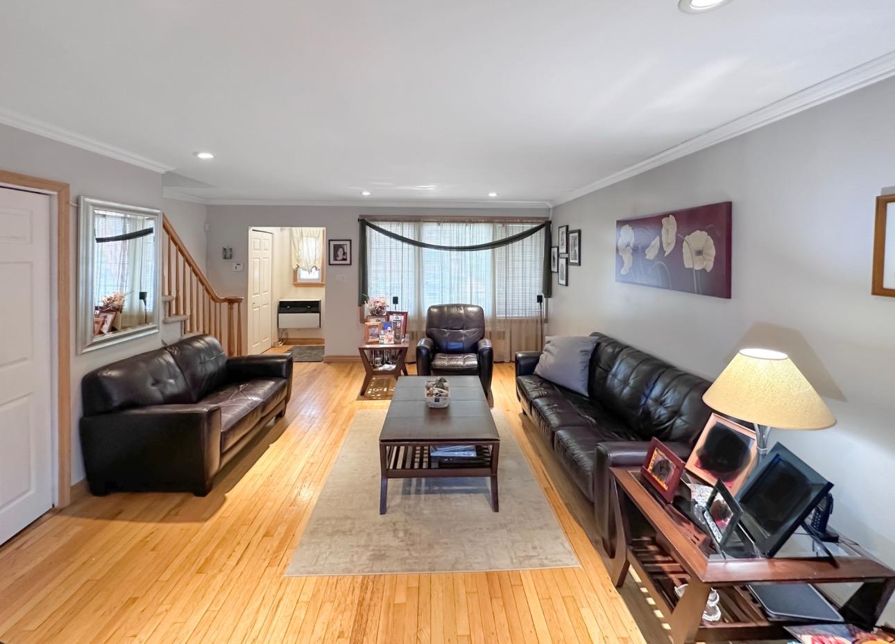 5323 206th Street, Oakland Gardens, New York image 4