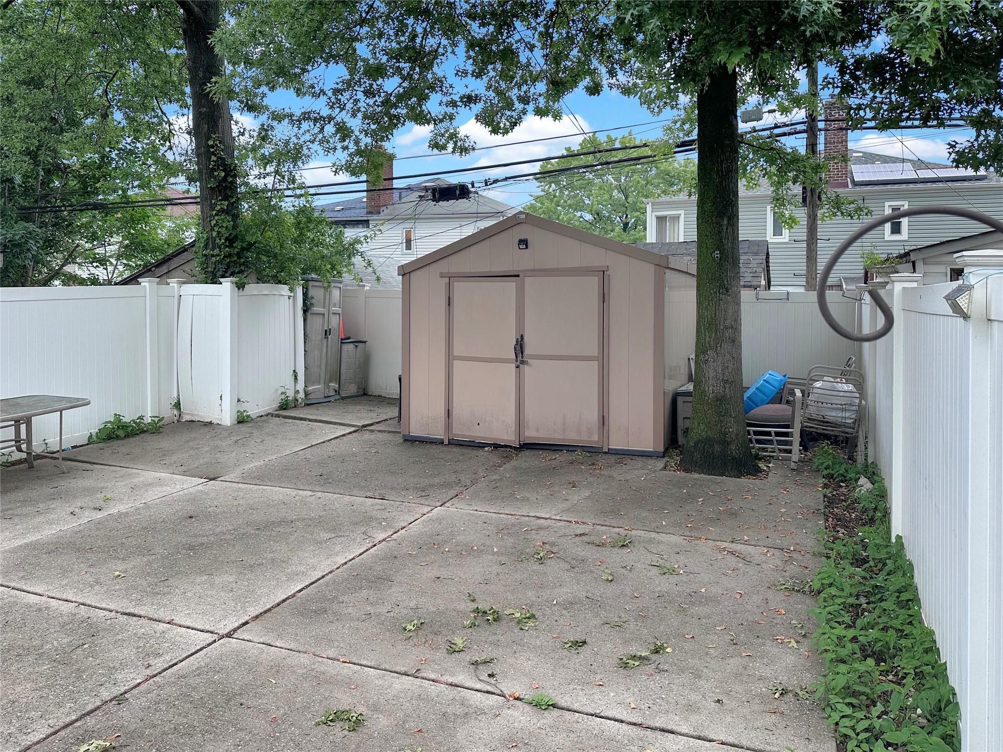 5323 206th Street, Oakland Gardens, New York image 16