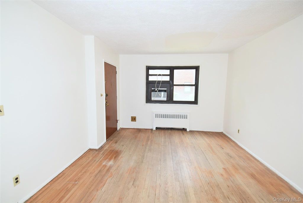 Photo of 163-49 Willets Pt Boulevard #unit 5-167, Whitestone, NY 11357 (MLS # 947245)