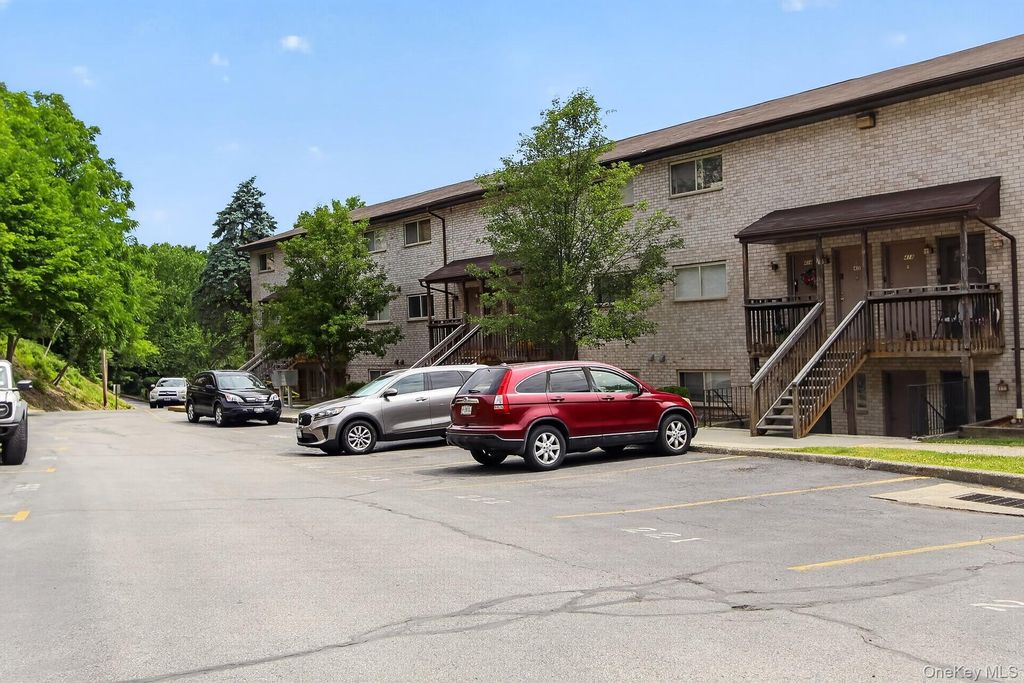Photo of 26 Cooper Road #414, Poughkeepsie, NY 12603 (MLS # 1020103)